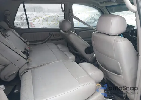 2001 Toyota Sequoia Limited V8 из США, поврежденный, VIN 5TDBT48A11S019577